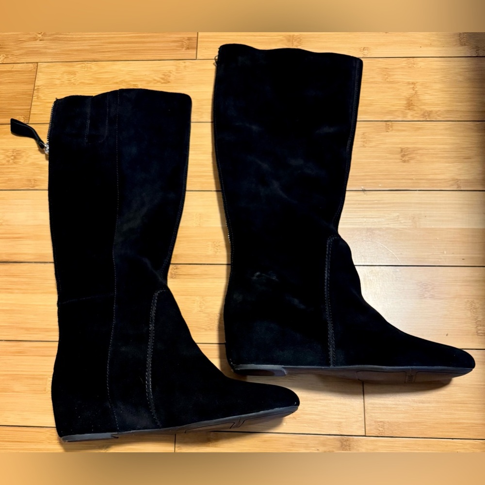 NWOT Size 8 Nine West Myrtle suede’s black boot brand new